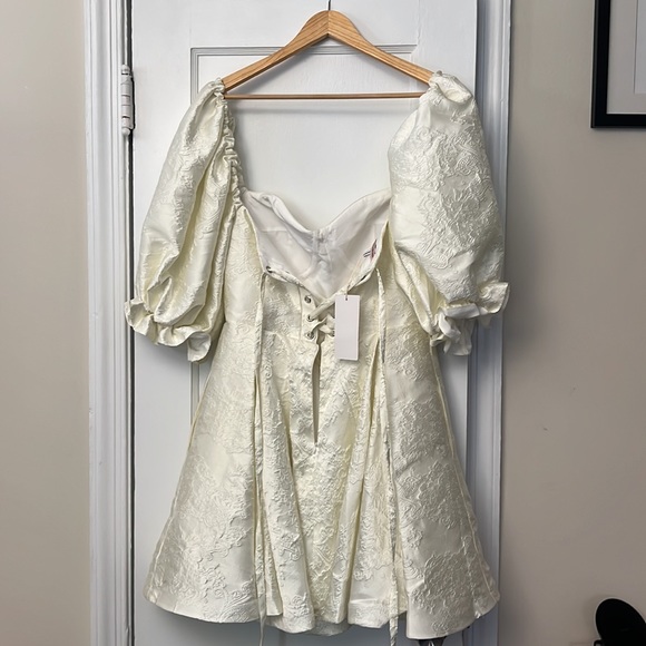 Elegant Off-Shoulder White Dress - Picture 8 of 15